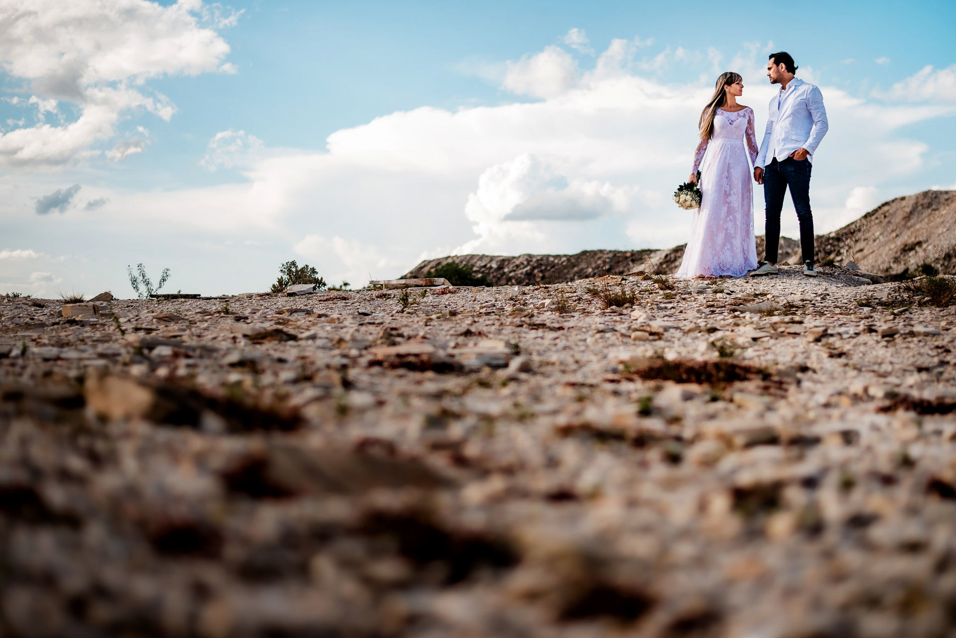 Foto Ensaio Pre Casamento de Aline e Michel Na Pedreira Lagoa Azul Foto Ensaio Pre Casamento de Aline e Michel Na Pedreira Lagoa Azul - Imagem 8