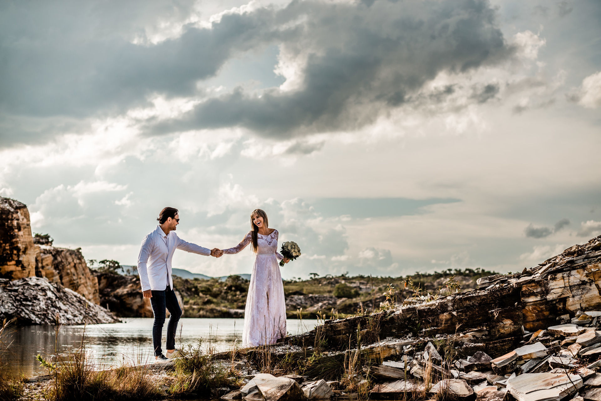 Foto Ensaio Pre Casamento de Aline e Michel Na Pedreira Lagoa Azul Foto Ensaio Pre Casamento de Aline e Michel Na Pedreira Lagoa Azul - Imagem 9